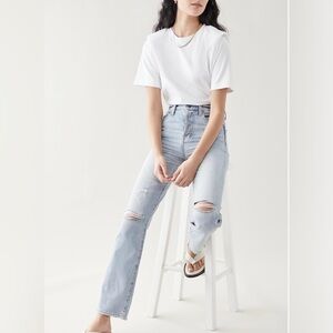 EUC PISTOLA Cassie high rise light wash straight leg jean. Size 27/4.